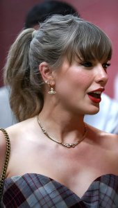 白人浅棕色头发有雀斑吗